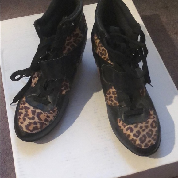 Shoes - Picture 1 of 1